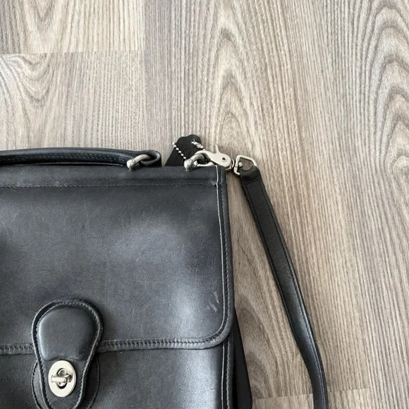 VTG 90s Coach Black Leather Willis Crossbody Bag Purse Turnlock 9927 - Picture 2 of 16